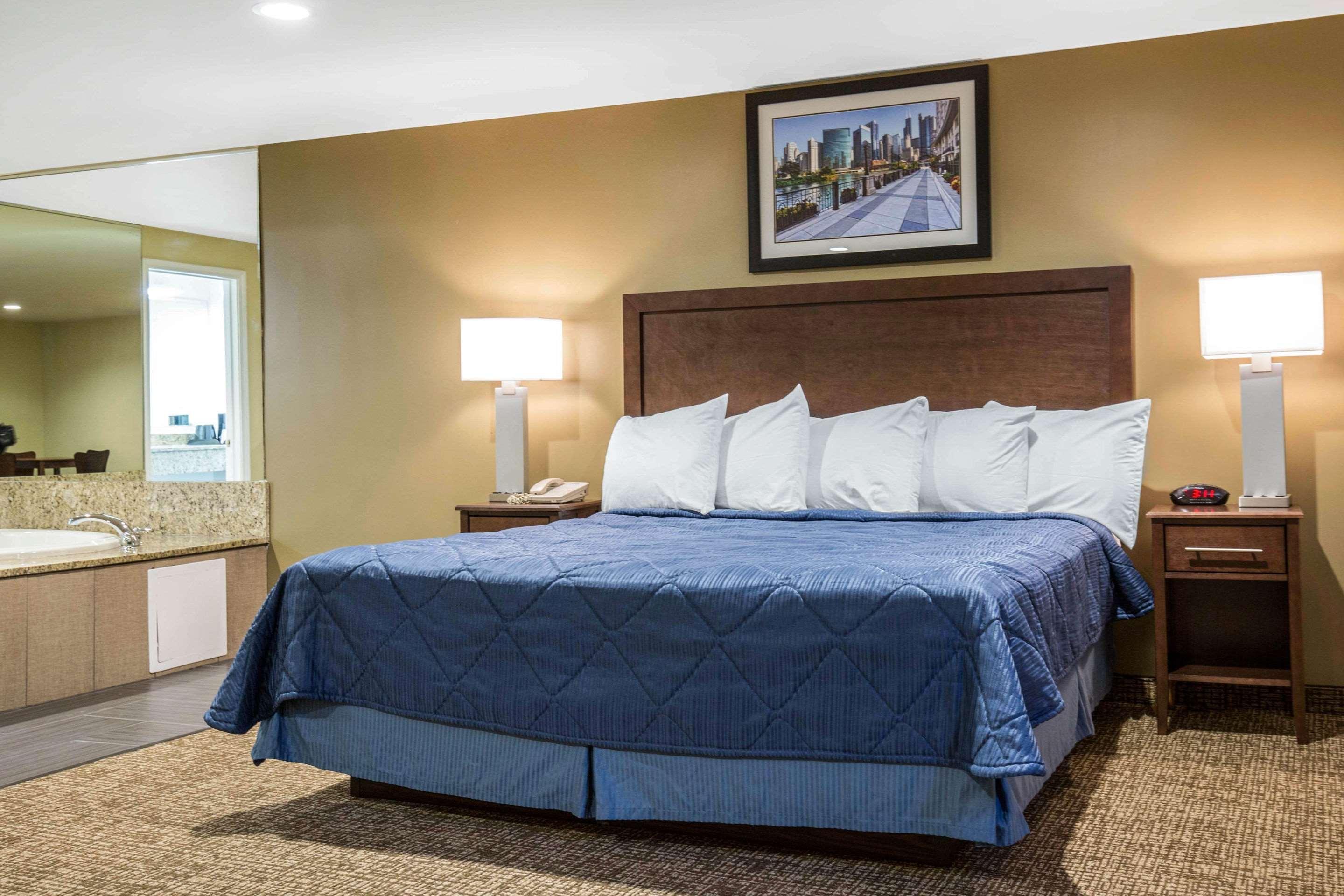 Rodeway Inn Lyons - La Grange Bagian luar foto