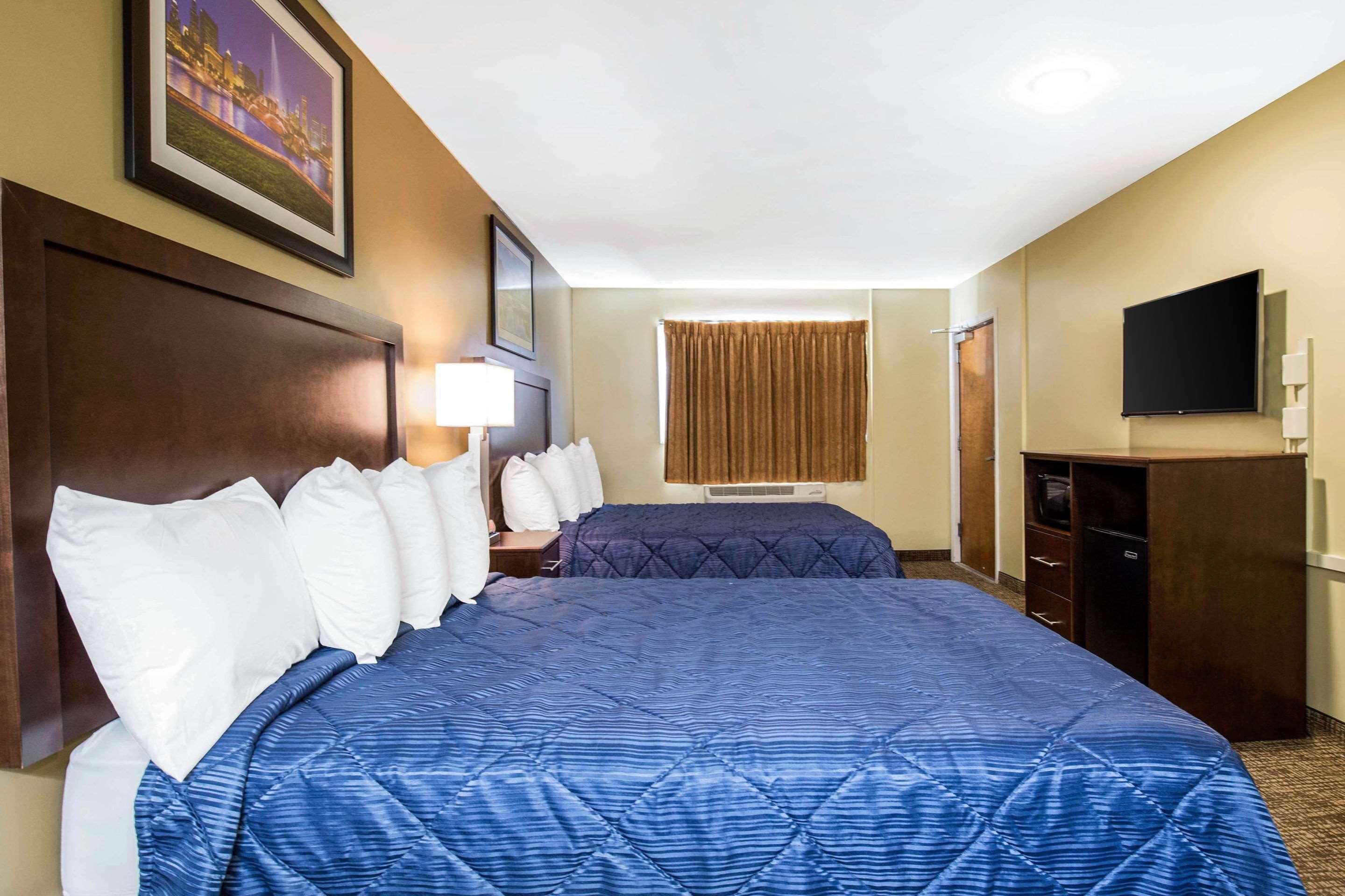 Rodeway Inn Lyons - La Grange Bagian luar foto