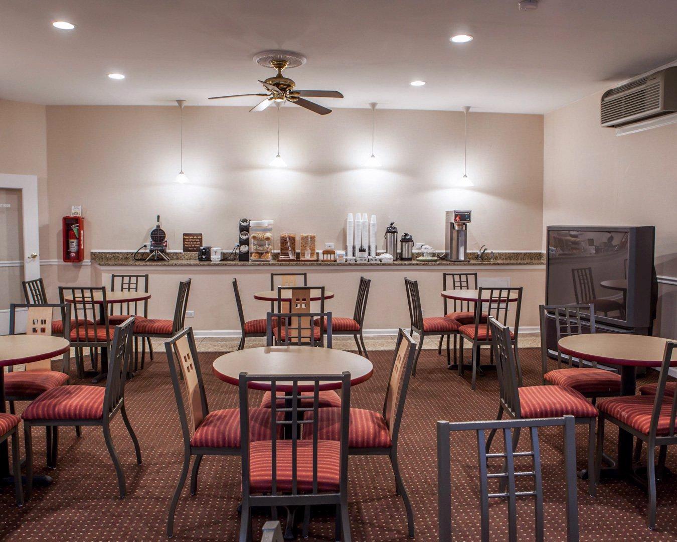 Rodeway Inn Lyons - La Grange Bagian luar foto