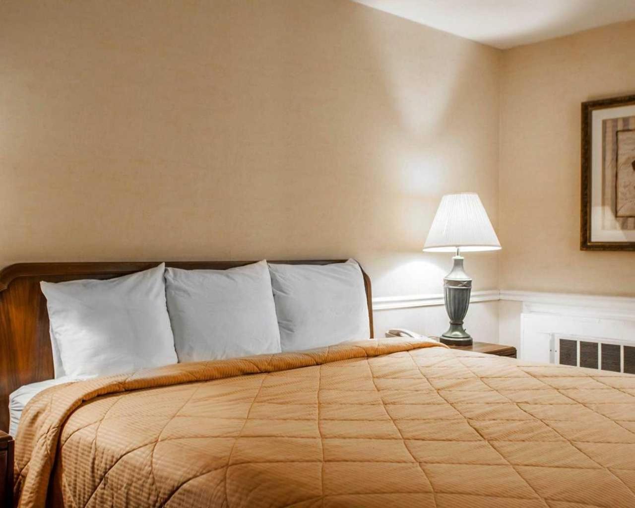 Rodeway Inn Lyons - La Grange Bagian luar foto
