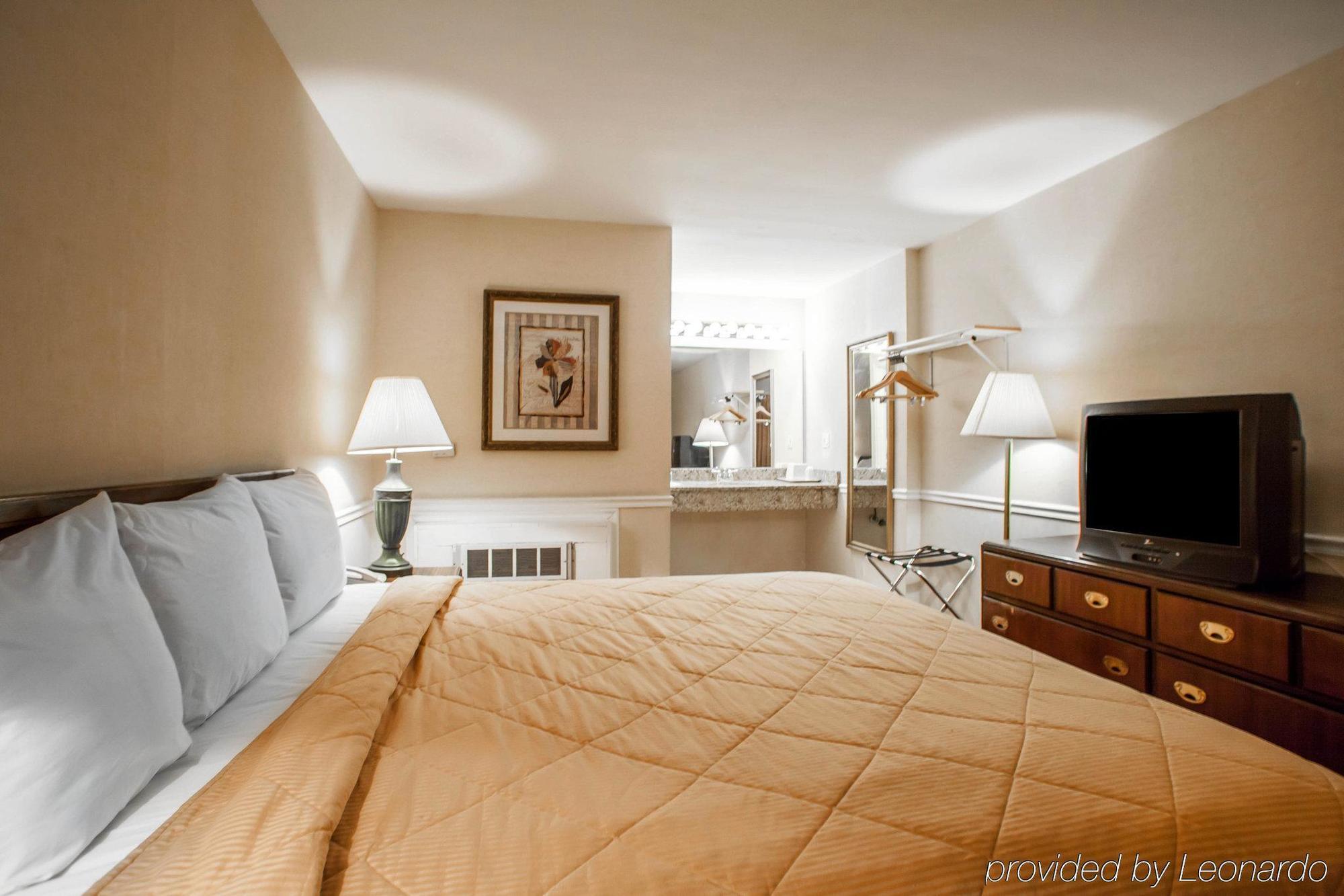 Rodeway Inn Lyons - La Grange Bagian luar foto